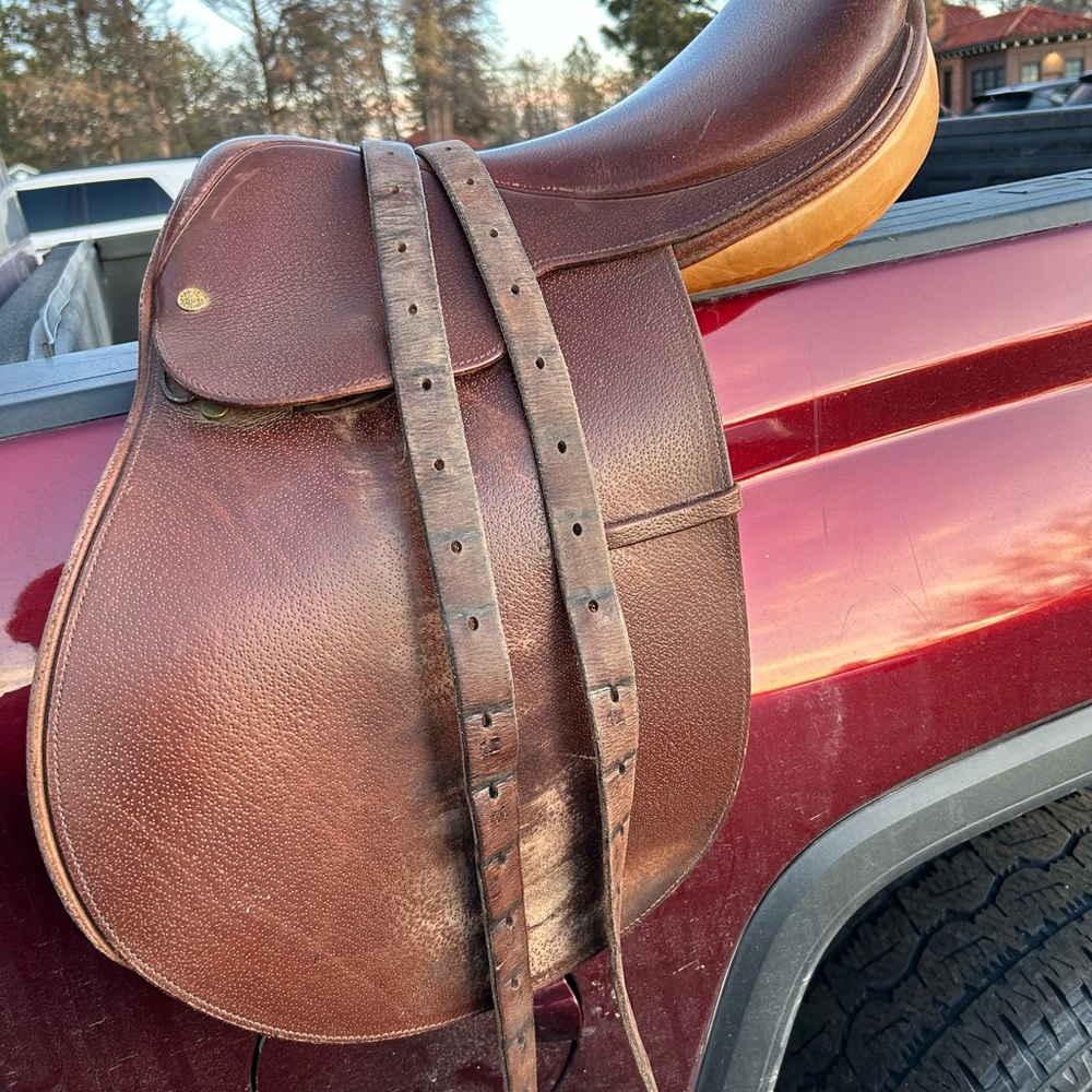 Crosby Close contact English saddle